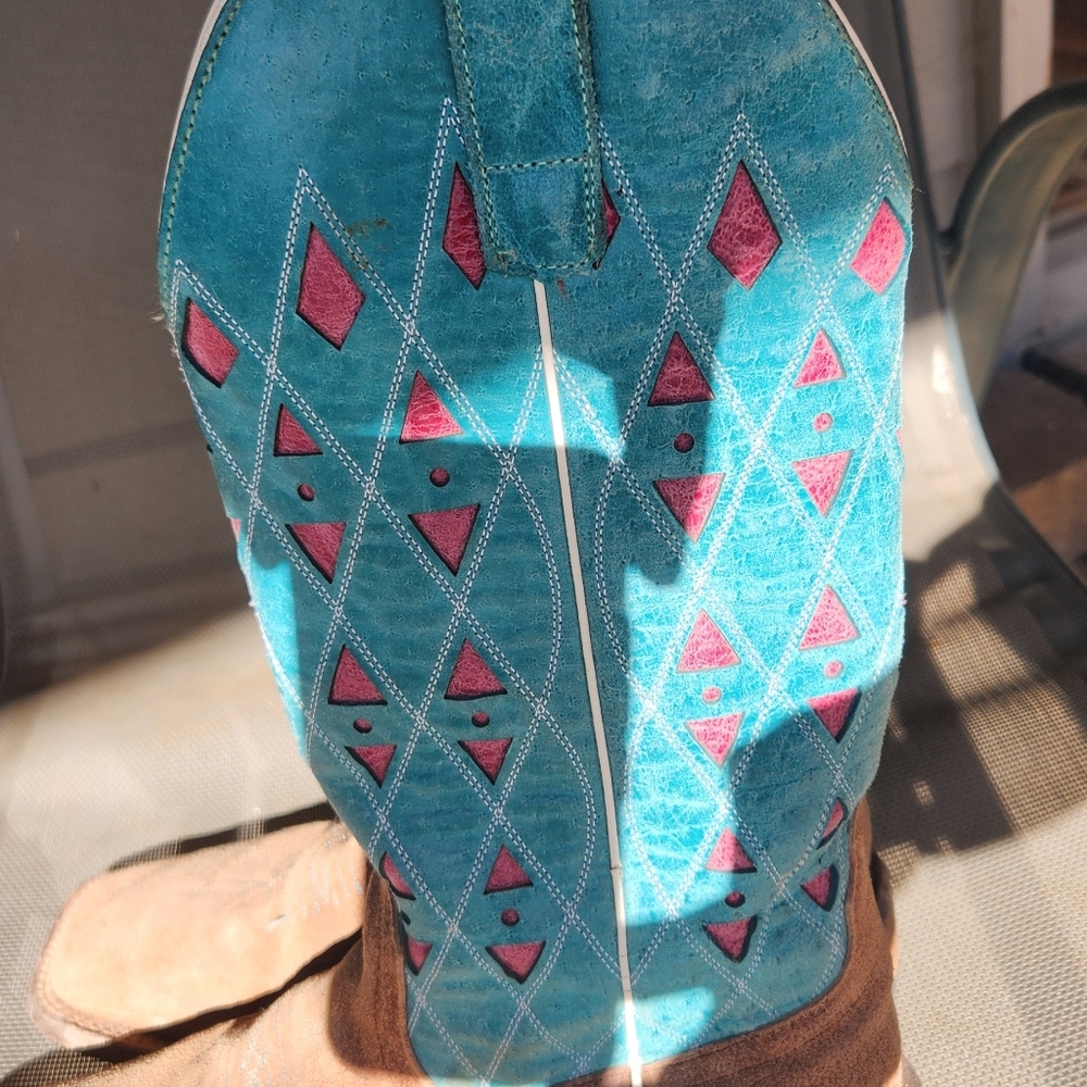 Women's cowboy boots